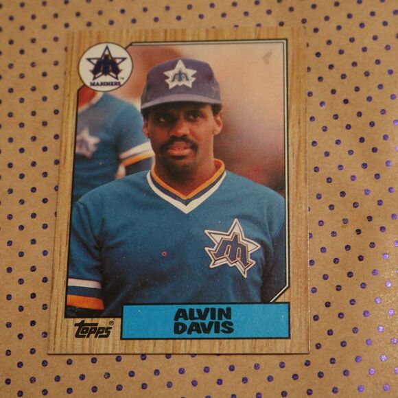 Alvin Davis #235 Baseball Card - Picture 1 of 2